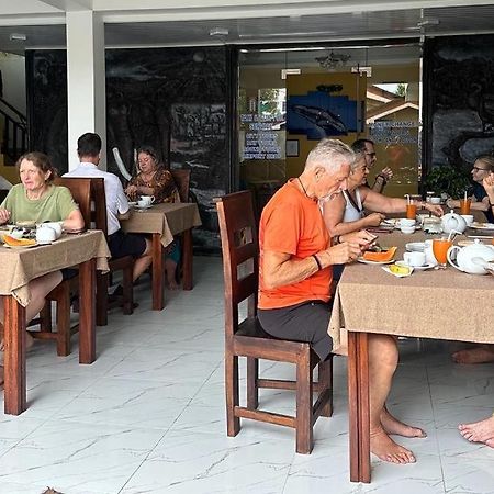 Funwhales Rest House Negombo Dış mekan fotoğraf