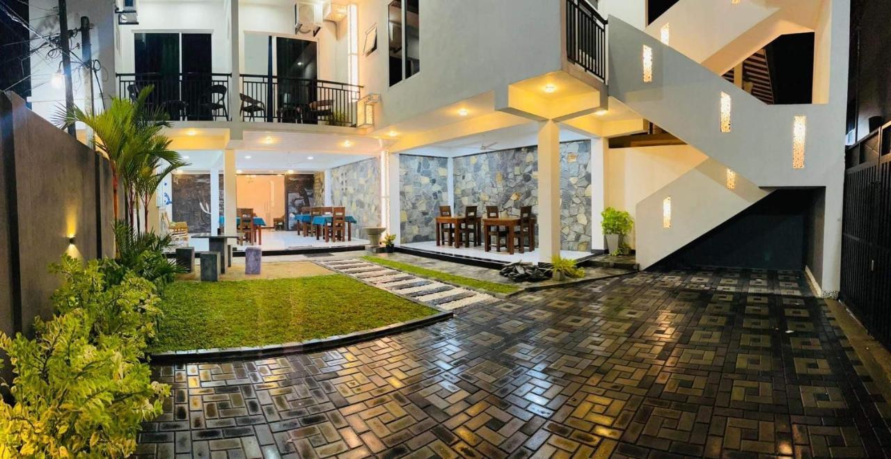 Funwhales Rest House Negombo Dış mekan fotoğraf