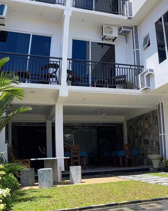 Funwhales Rest House Negombo Dış mekan fotoğraf