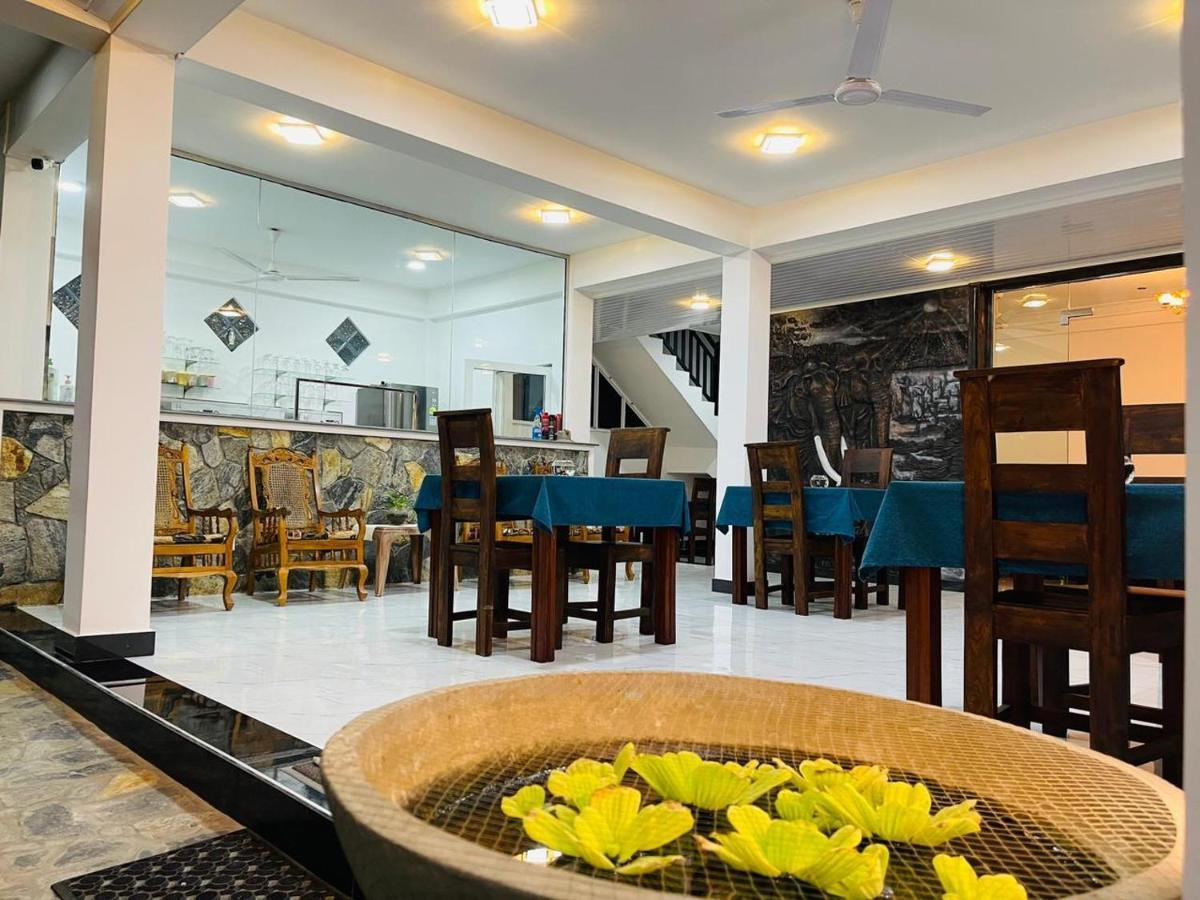 Funwhales Rest House Negombo Dış mekan fotoğraf