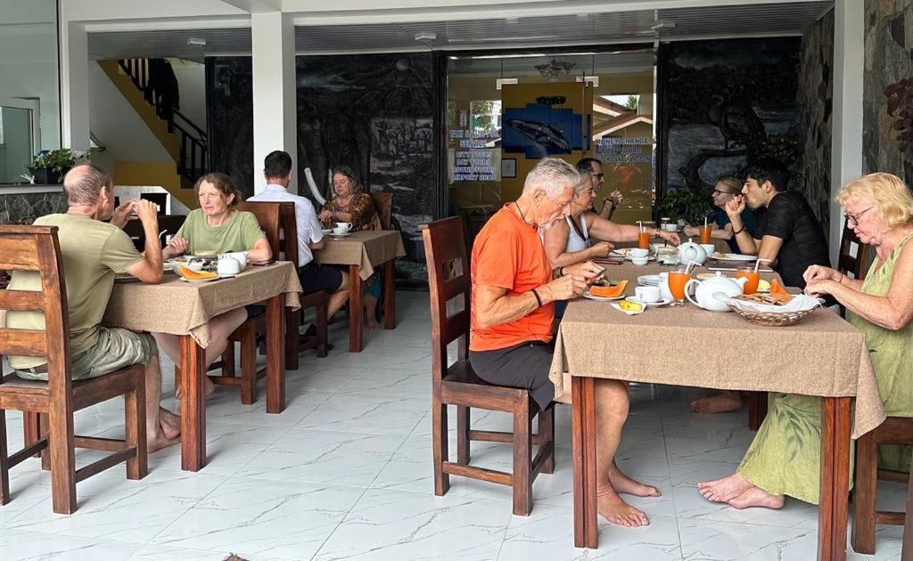 Funwhales Rest House Negombo Dış mekan fotoğraf