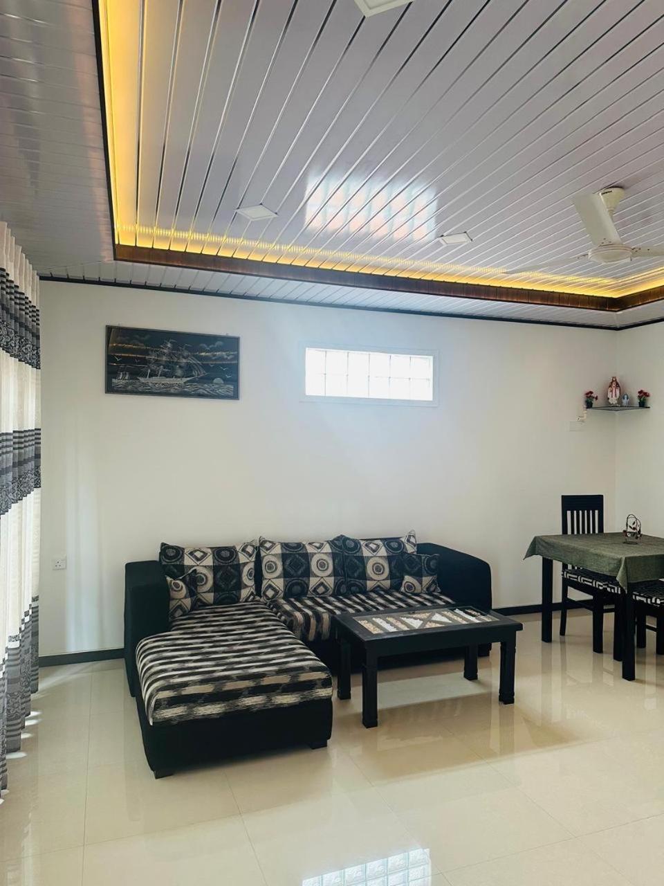 Funwhales Rest House Negombo Dış mekan fotoğraf