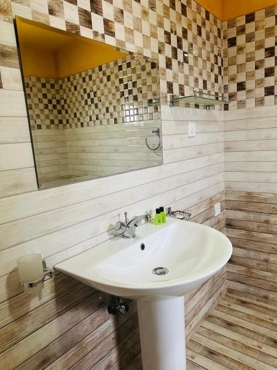 Funwhales Rest House Negombo Dış mekan fotoğraf